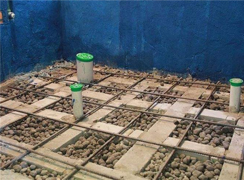 建筑陶?；靥瞵F(xiàn)場